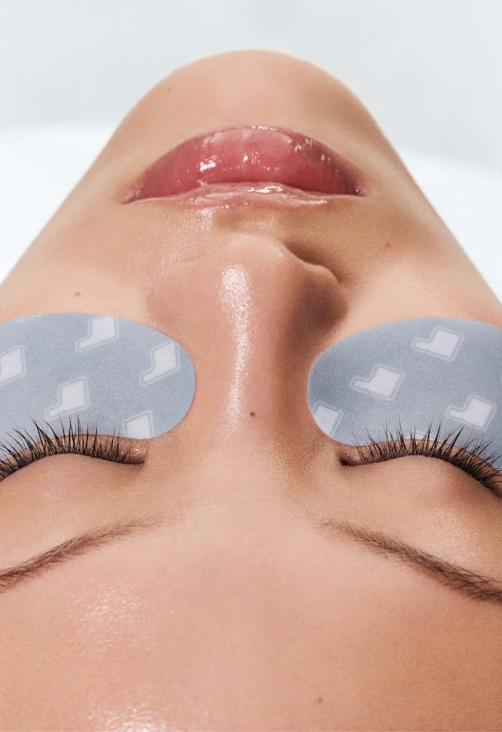 Rhode peptide eye prep
DEPUFFING EYE PATCHES