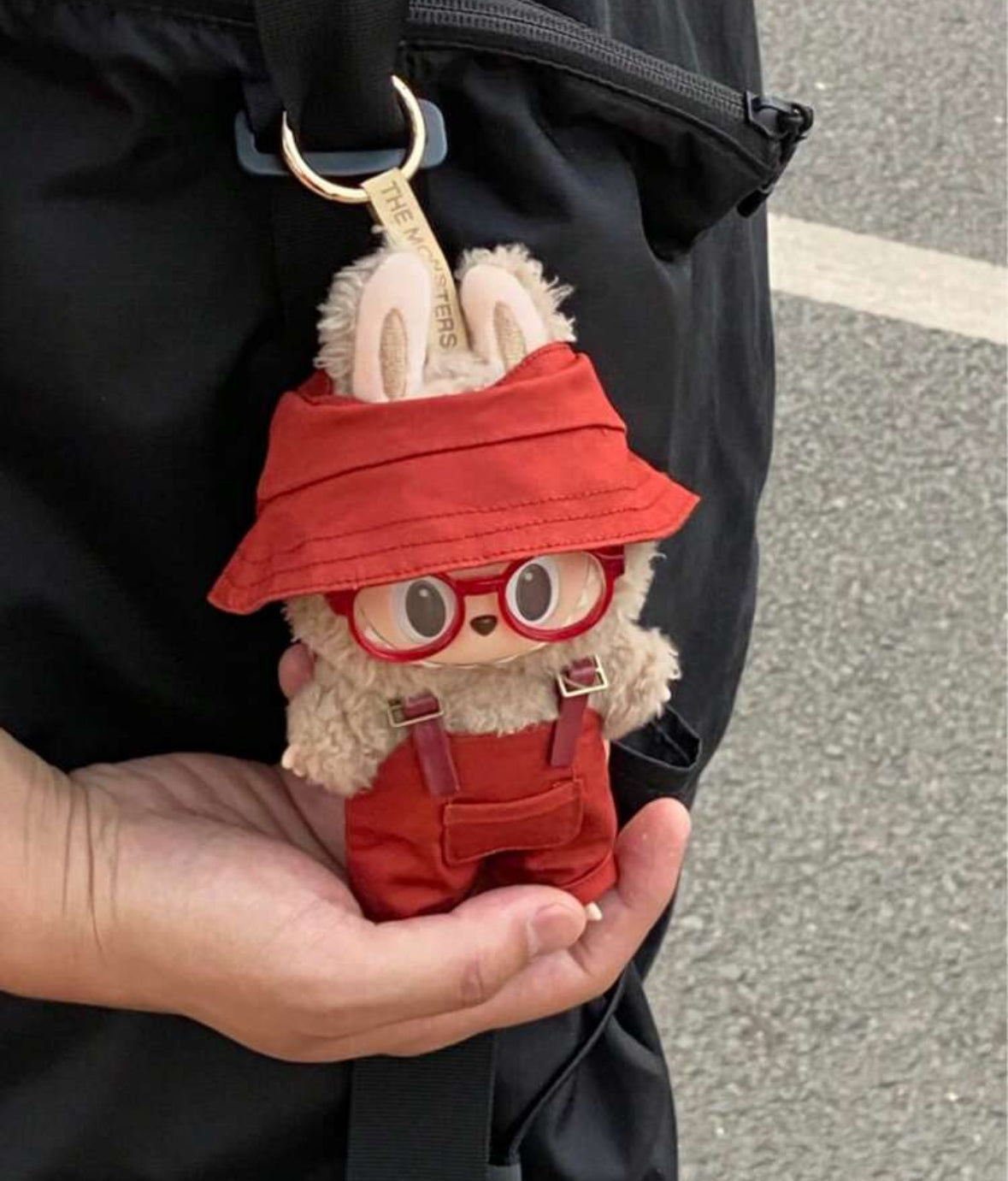Labubu clothes set with glasses