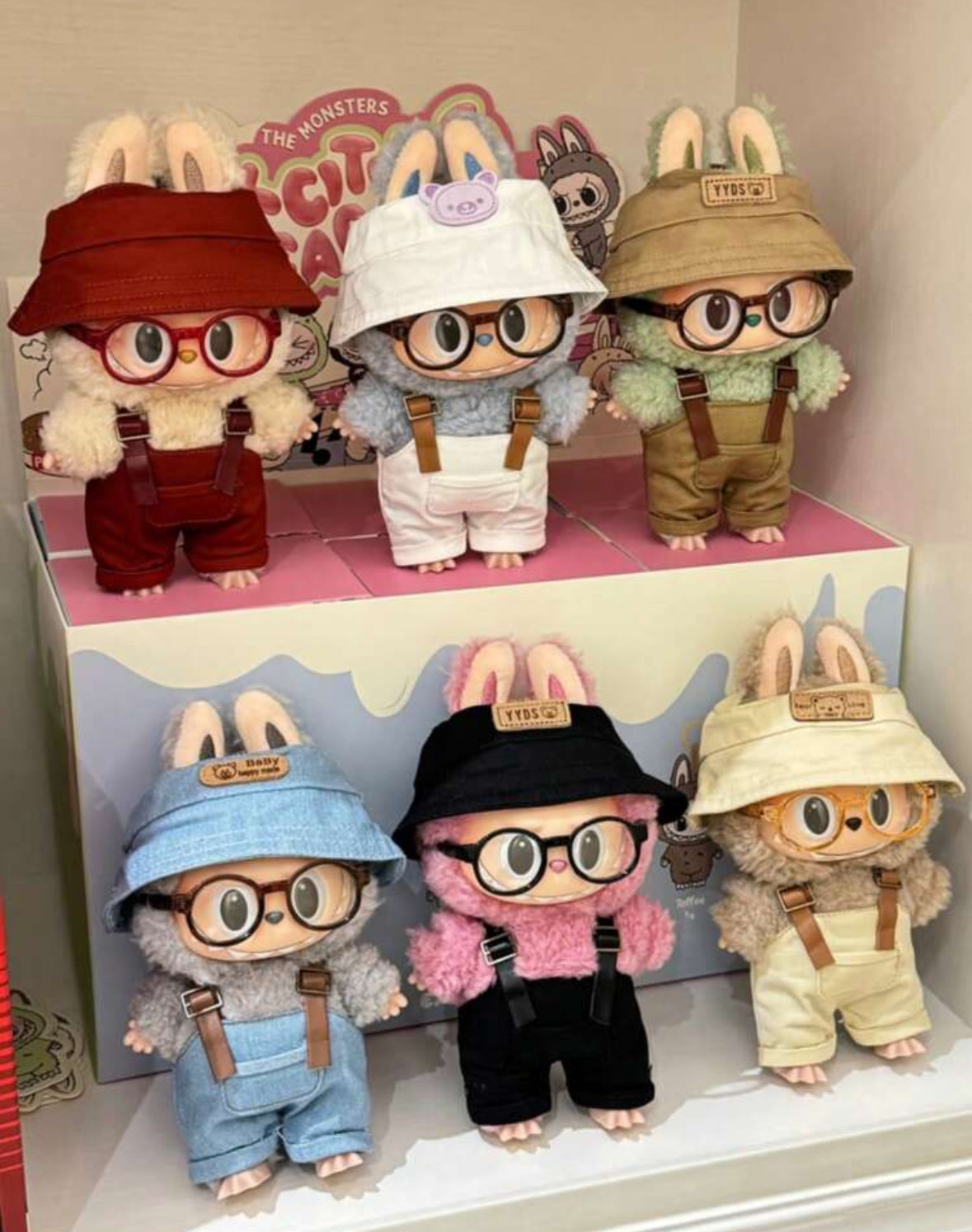 Labubu clothes set with glasses