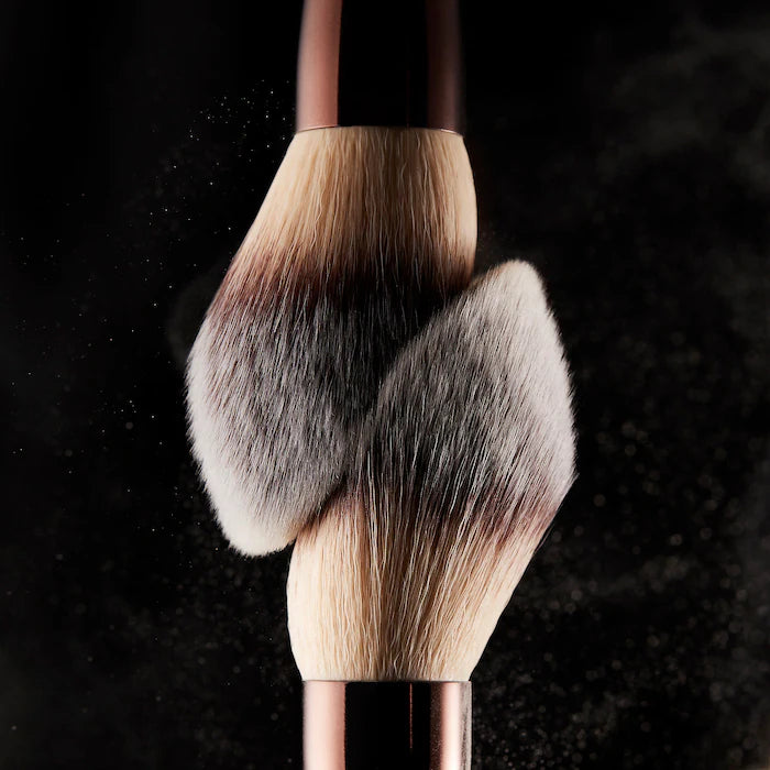 Hourglass
Veil™ Powder Brush