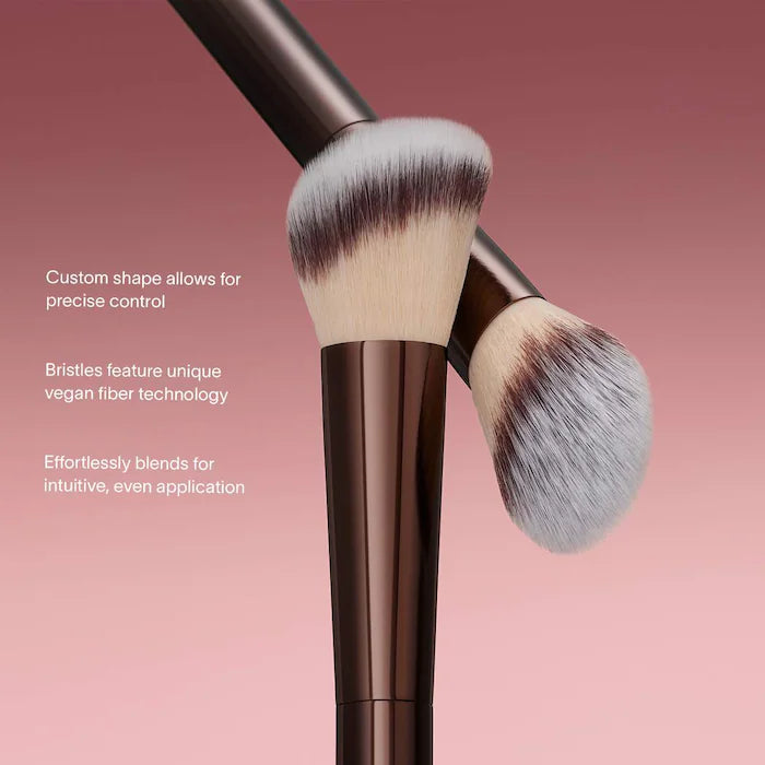 Hourglass
No. 15 Blush Brush