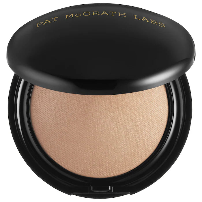 PAT McGRATH LABS
Skin Fetish: Sublime Perfection Blurring Under Eye Powder